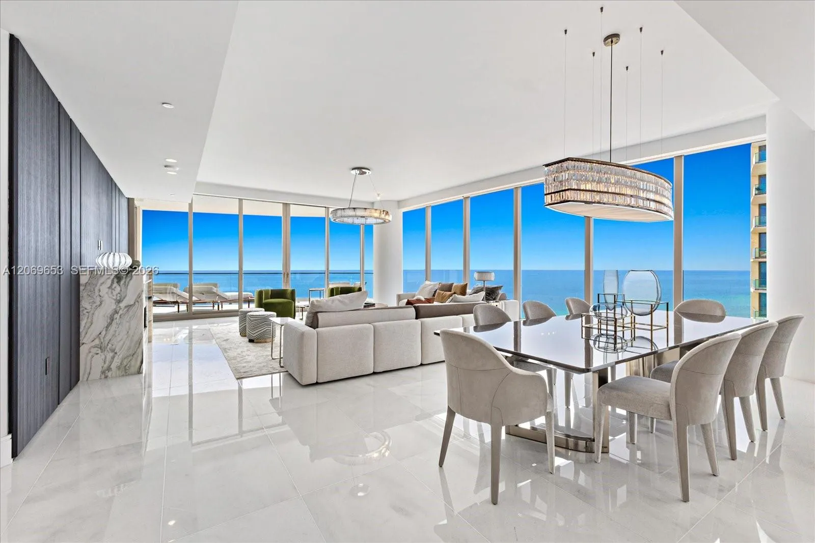 Foto de propiedad en 17975 Collins Avenue N2001, Sunny Isles Beach, FL 33160 Sunny Isles Beach con MLS# 