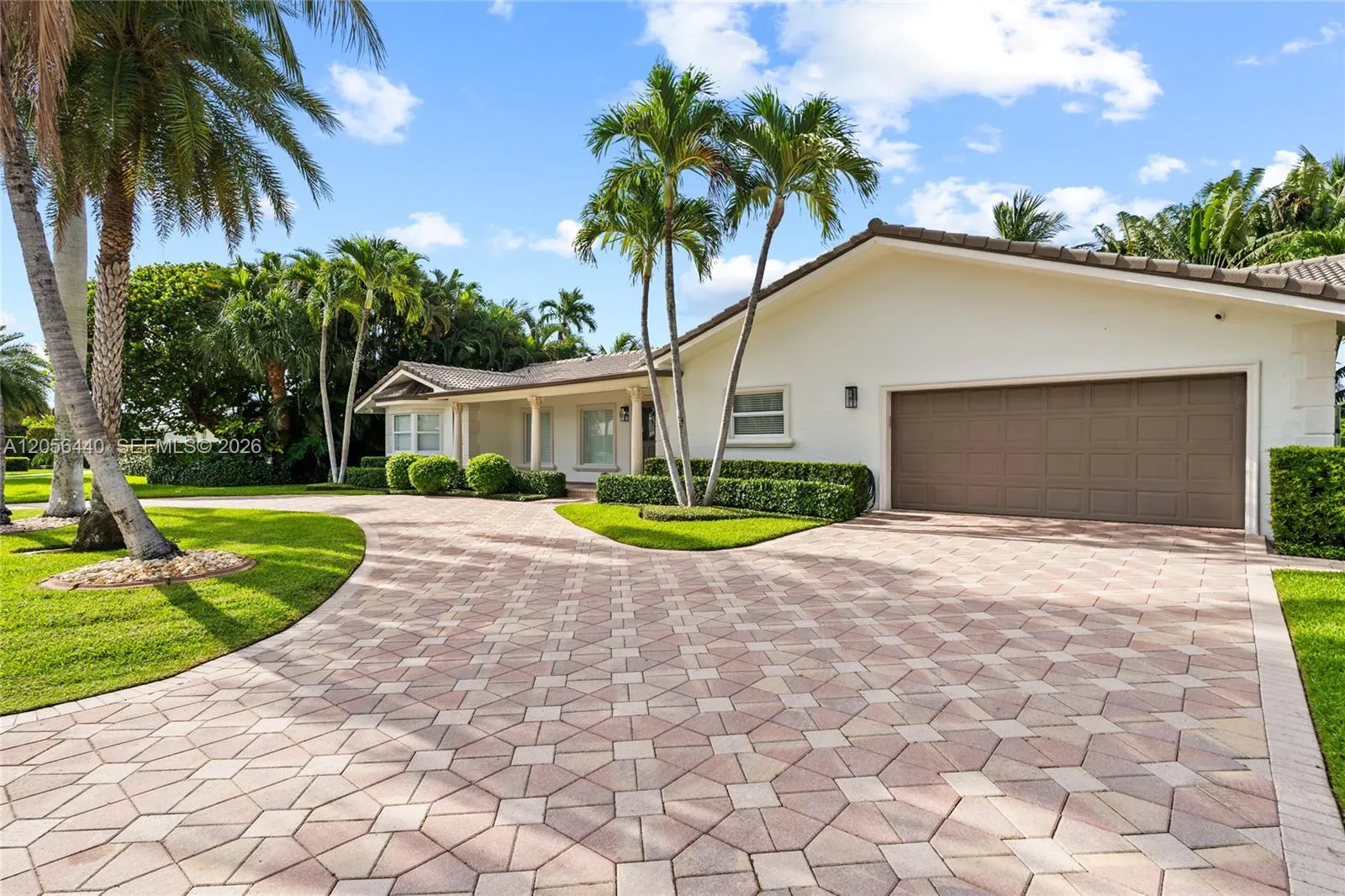 Foto de propiedad en 18 Eleuthera Drive, Ocean Ridge, FL 33435 Ocean Ridge con MLS# 