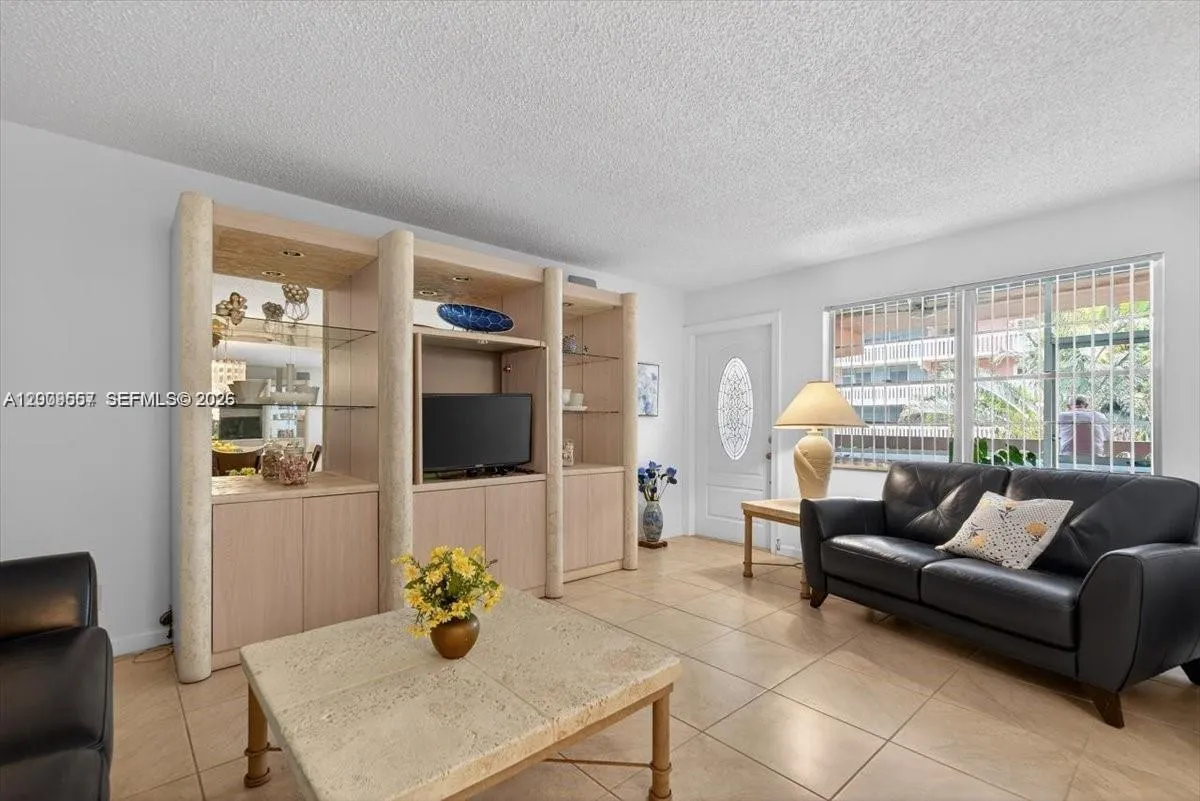 Vendido 180 NE 12th Avenue 15B, Hallandale Beach, FL 33009, Hallandale Beach, FL 33009