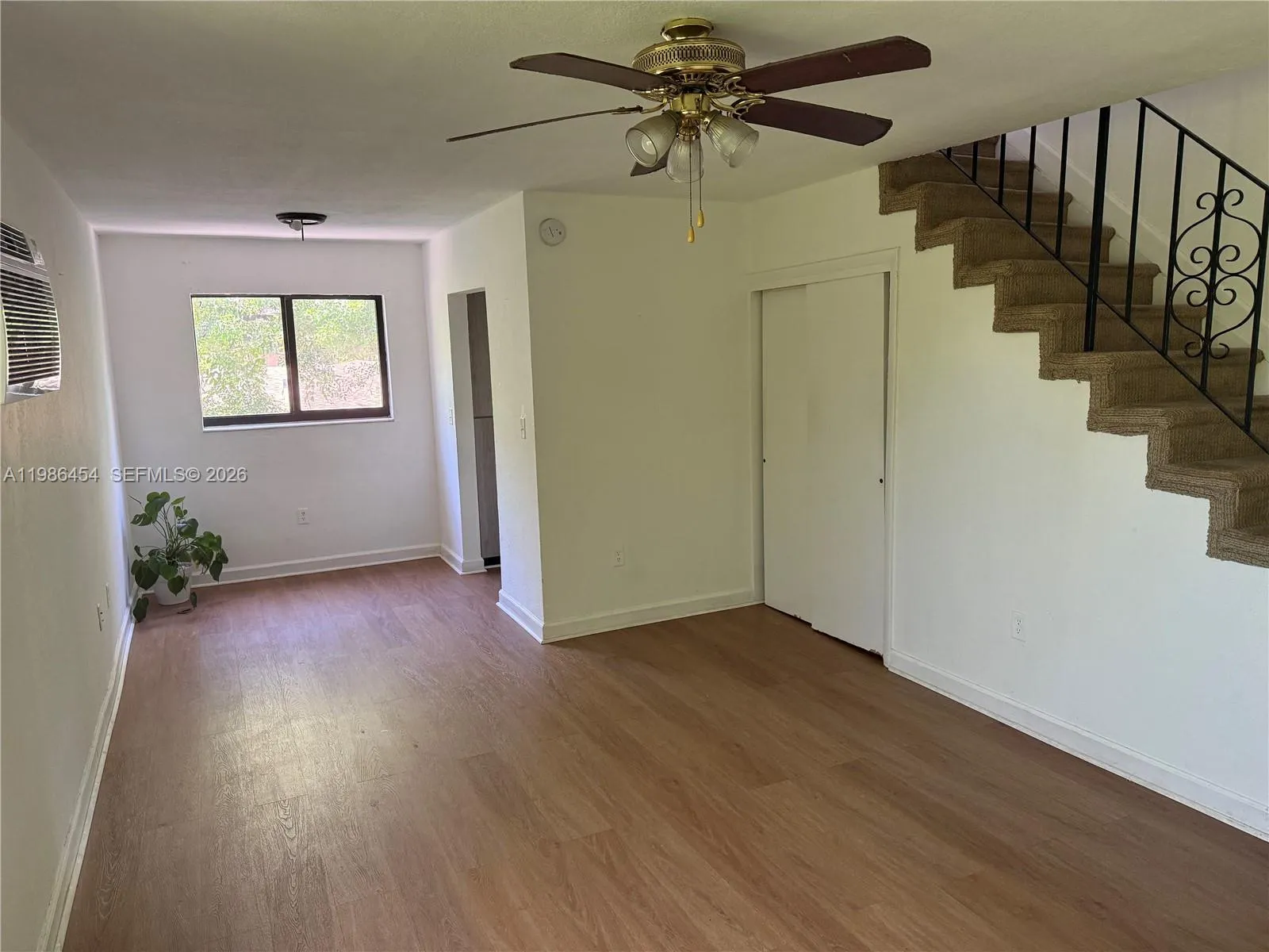 Foto de propiedad en 180 NE 71st Street 9, Miami, FL 33138 Miami con MLS# 