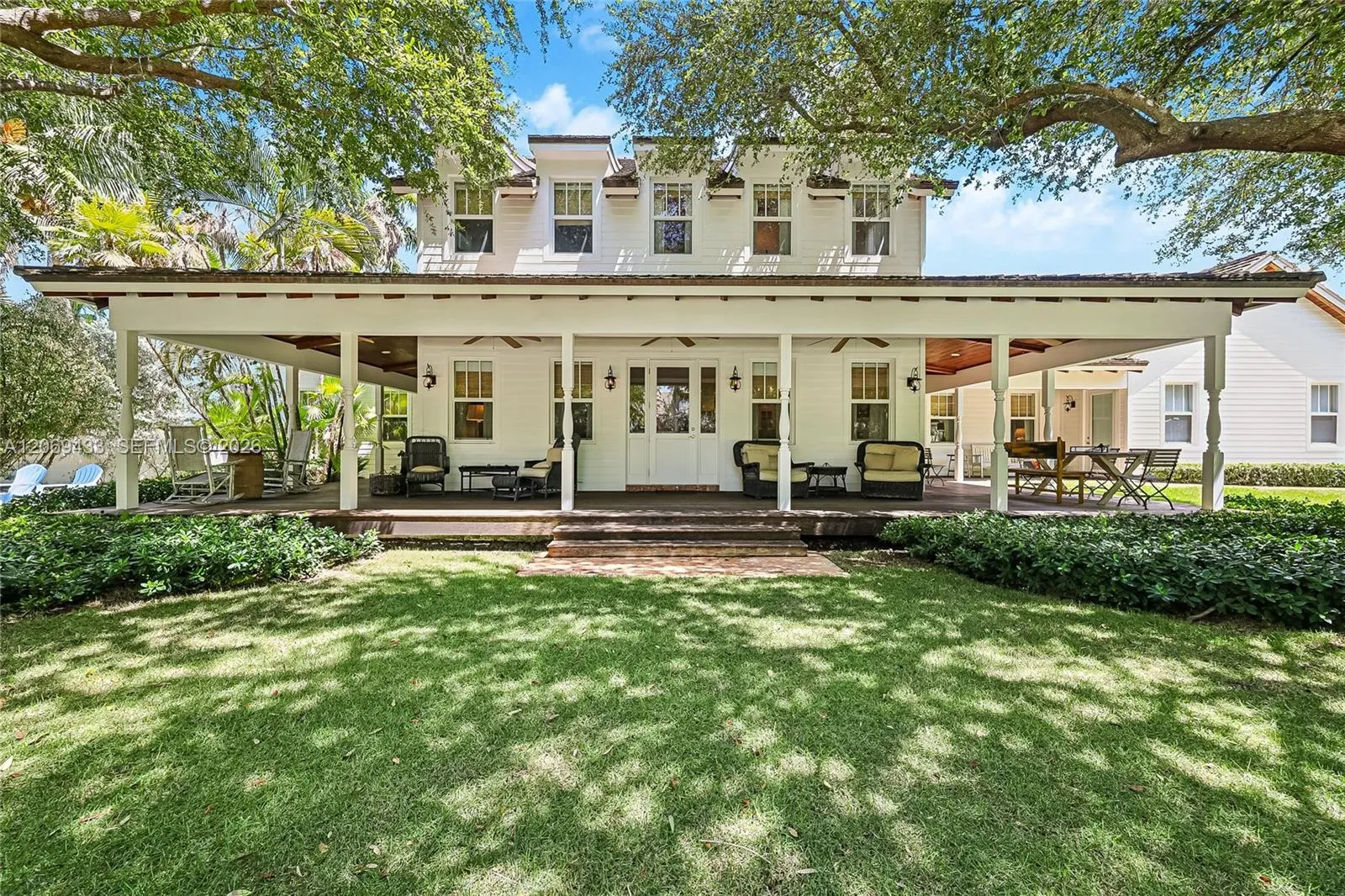 Foto de propiedad en 180 Ocean Boulevard, Golden Beach, FL 33160 Golden Beach con MLS# 