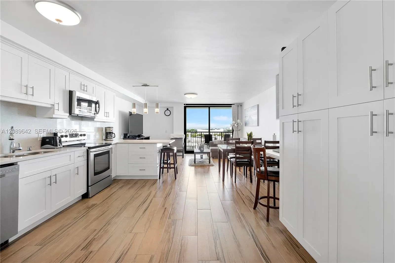 En Venta 1800 Collins Avenue 11B, Miami Beach, FL 33139, Miami Beach, FL 33139