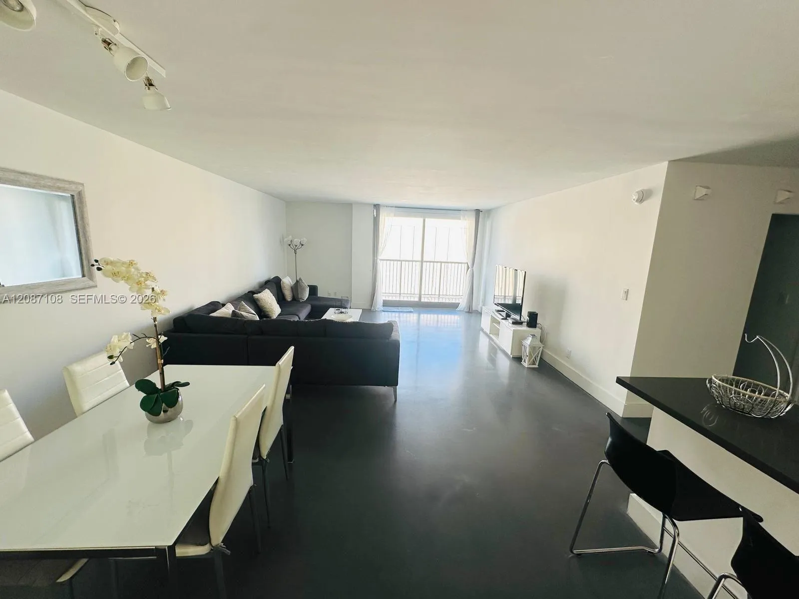 Foto de propiedad en 1800 Collins Avenue 6B, Miami Beach, FL 33139 Miami Beach con MLS# 