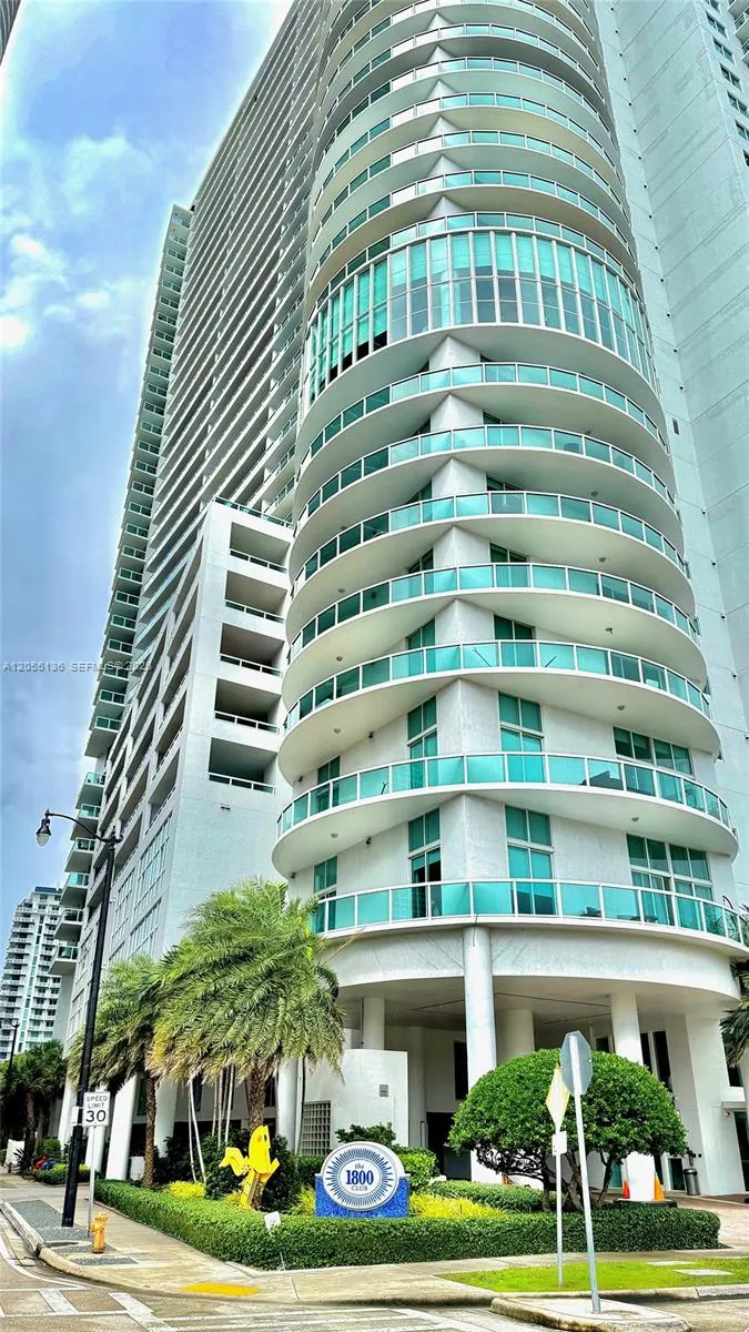 Foto de propiedad en 1800 N Bayshore Drive 1906, Miami, FL 33132 Miami con MLS# 