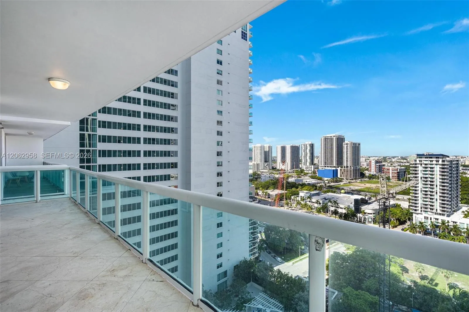 Foto de propiedad en 1800 N Bayshore Drive 2410, Miami, FL 33132 Miami con MLS# 
