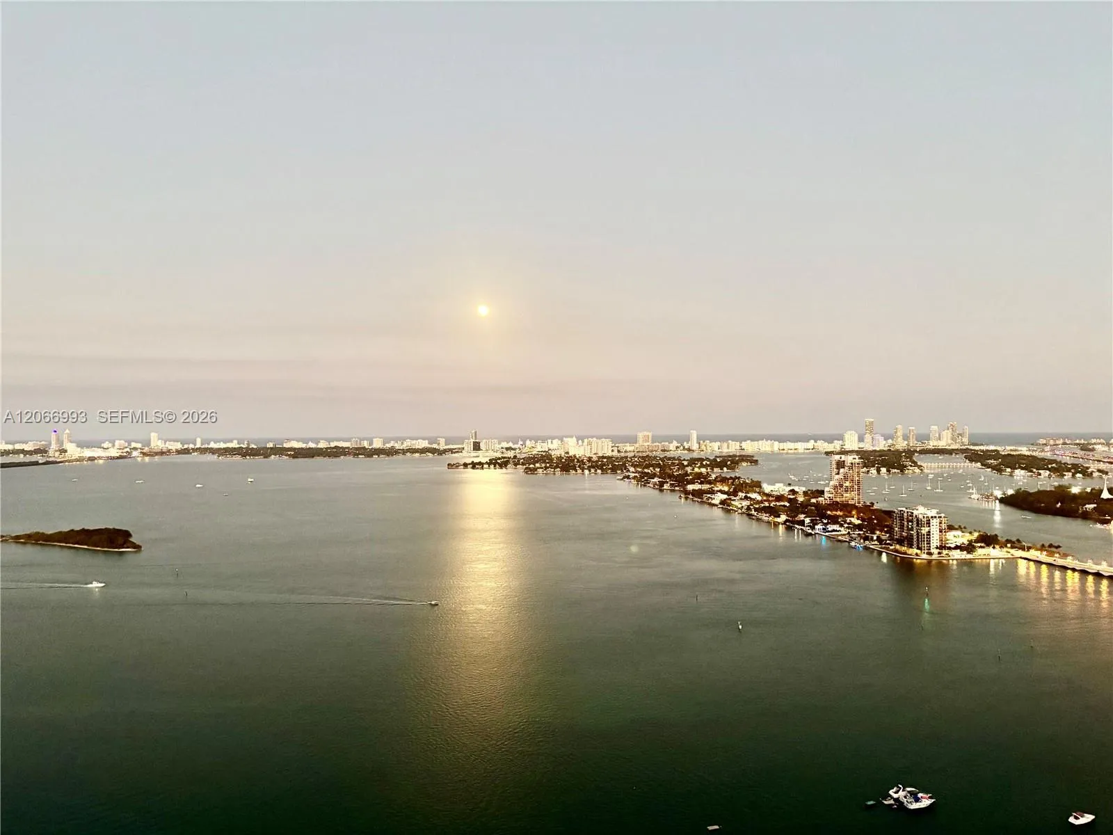 Foto de propiedad en 1800 N Bayshore Drive 4209, Miami, FL 33132 Miami con MLS# 