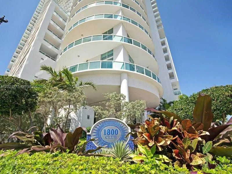 Foto de propiedad en 1800 N Bayshore Drive 814, Miami, FL 33132 Miami con MLS# 