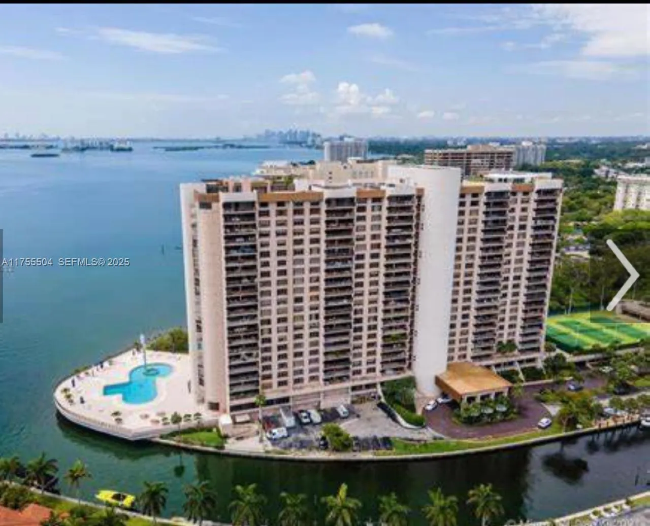 Foto de propiedad en 1800 NE 114th Street 1108, Miami, FL 33181 Miami con MLS# 