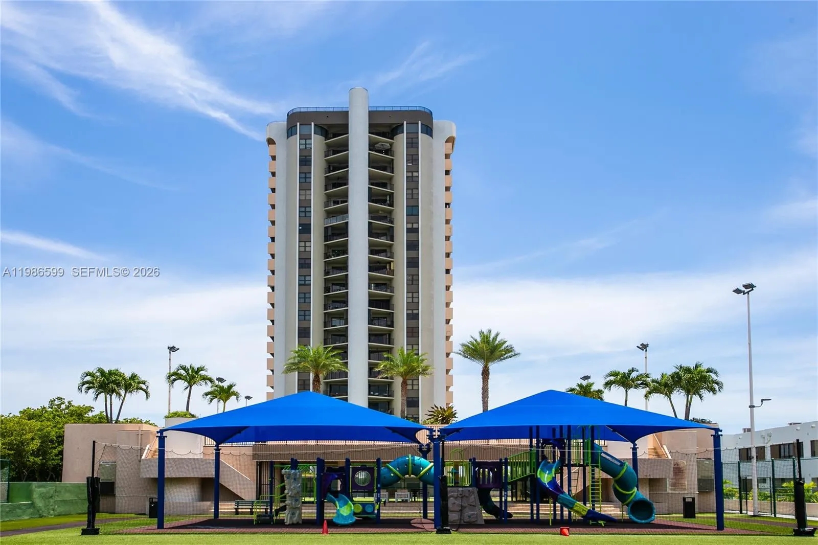 Foto de propiedad en 1800 NE 114th Street 2309, Miami, FL 33181 Miami con MLS# 