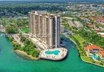 Foto de propiedad en 1800 NE 114th Street 401, Miami, FL 33181 Miami con MLS# 