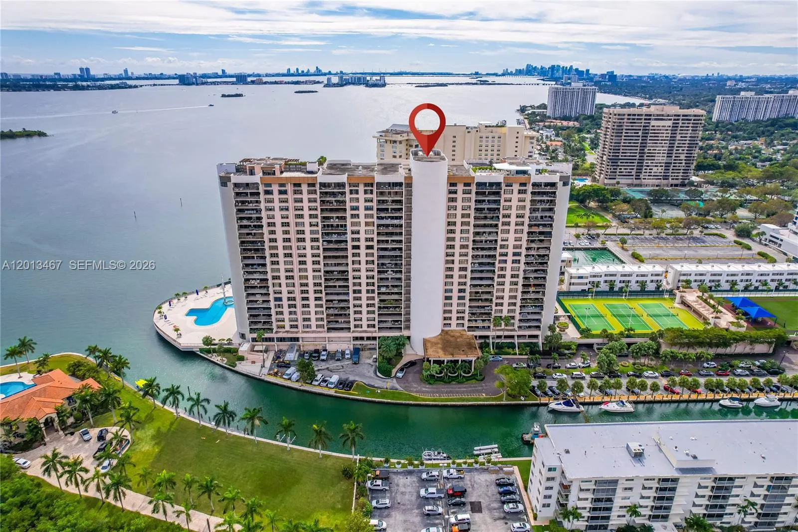 Foto de propiedad en 1800 NE 114th Street 601, Miami, FL 33181 Miami con MLS# 