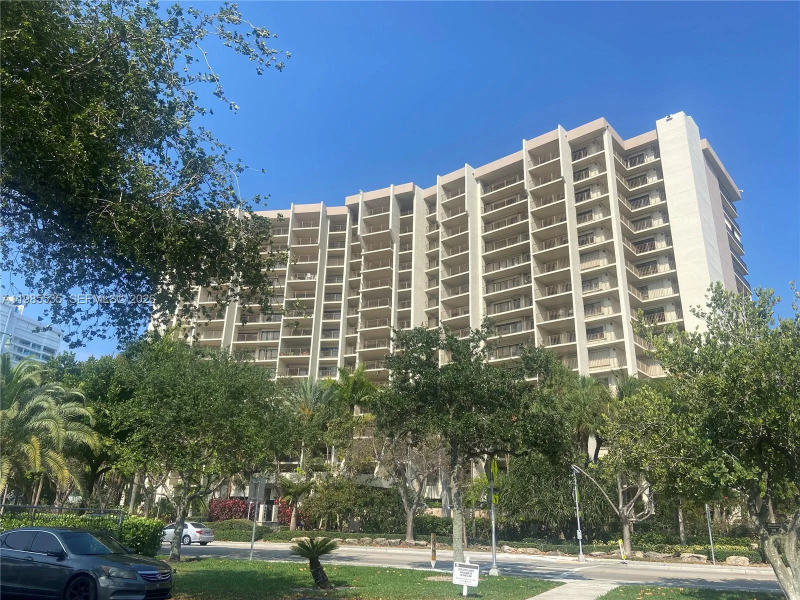 Foto de propiedad en 1800 S Ocean Boulevard 301, Lauderdale-By-The-Sea, FL 33062 Lauderdale-By-The-Sea con MLS# 