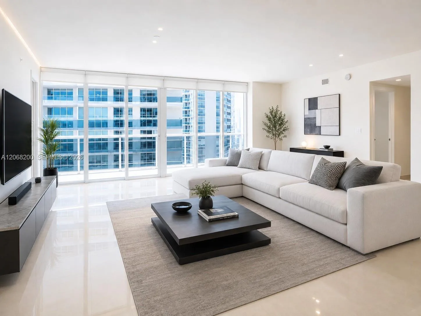 Foto de propiedad en 1800 S Ocean Drive 1405, Hallandale Beach, FL 33009 Hallandale Beach con MLS# 