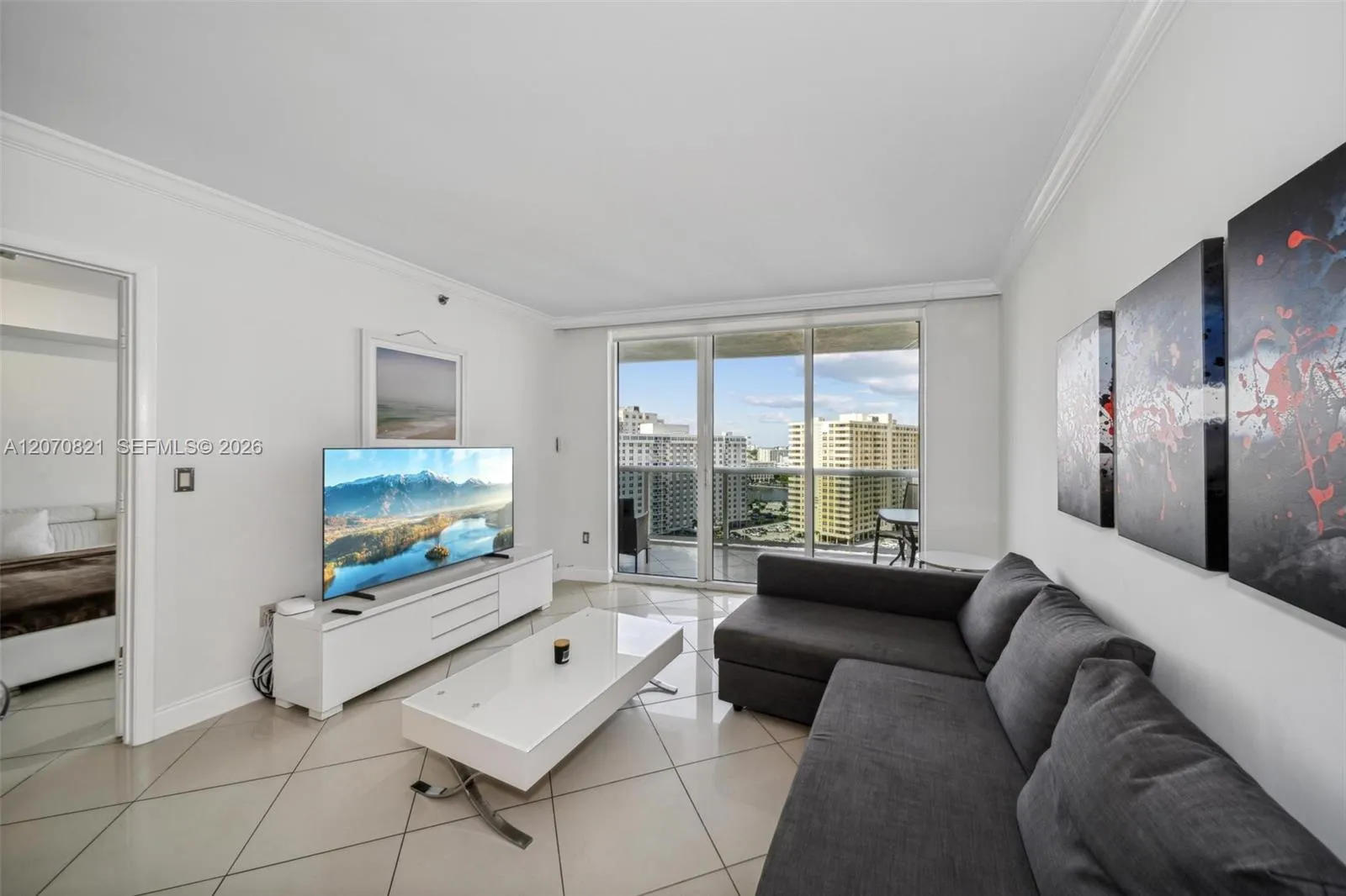 Foto de propiedad en 1800 S Ocean Drive 1406, Hallandale Beach, FL 33009 Hallandale Beach con MLS# 