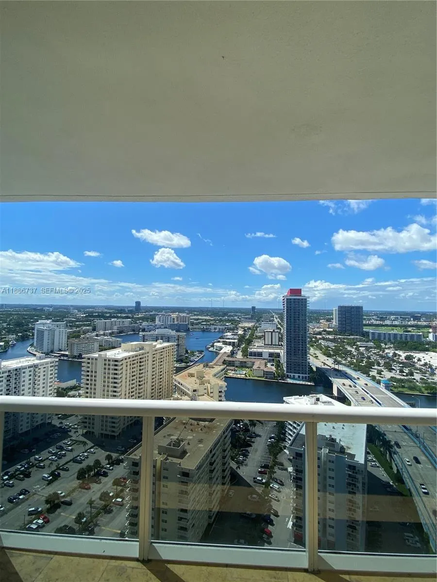 Foto de propiedad en 1800 S Ocean Drive 2909, Hallandale Beach, FL 33009 Hallandale Beach con MLS# 