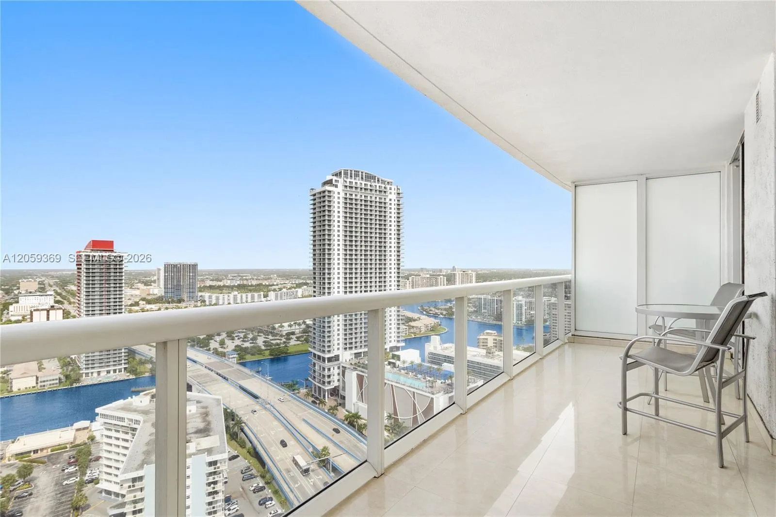 Foto de propiedad en 1800 S Ocean Drive 3008, Hallandale Beach, FL 33009 Hallandale Beach con MLS# 