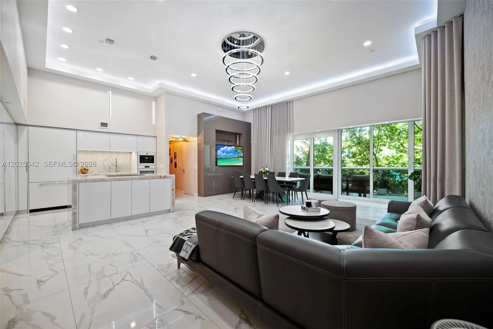 Foto de propiedad en 1800 S Ocean Drive 310, Hallandale Beach, FL 33009 Hallandale Beach con MLS# 