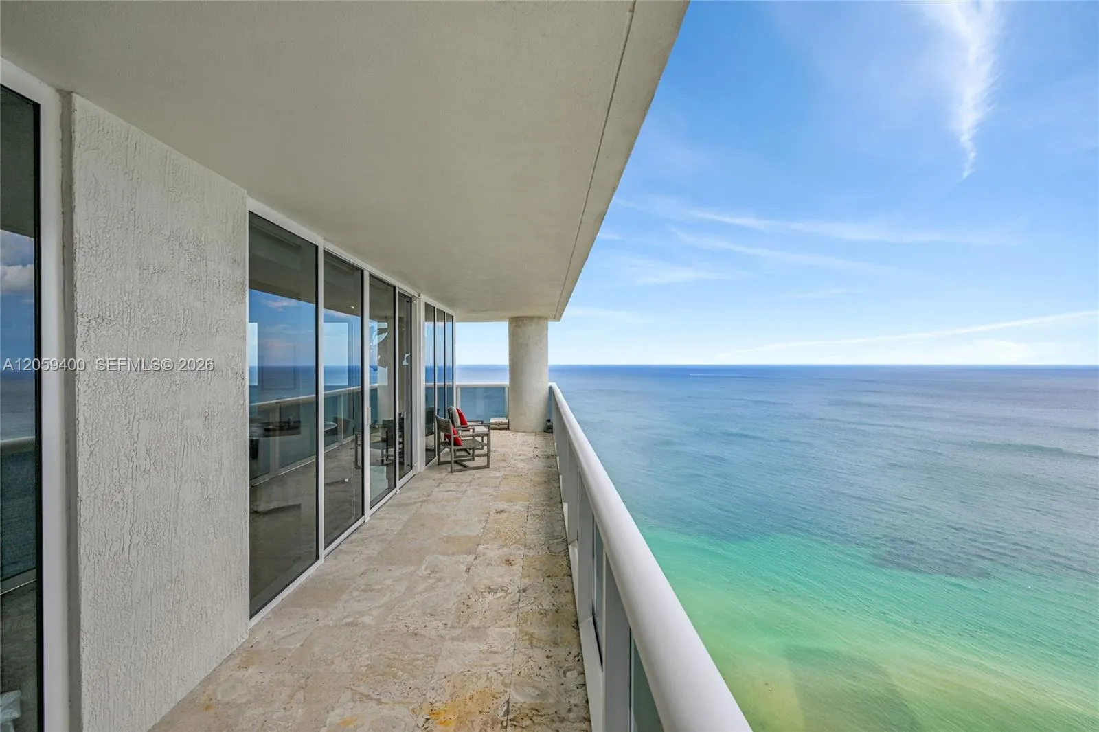 Foto de propiedad en 1800 S Ocean Drive 4304, Hallandale Beach, FL 33009 Hallandale Beach con MLS# 