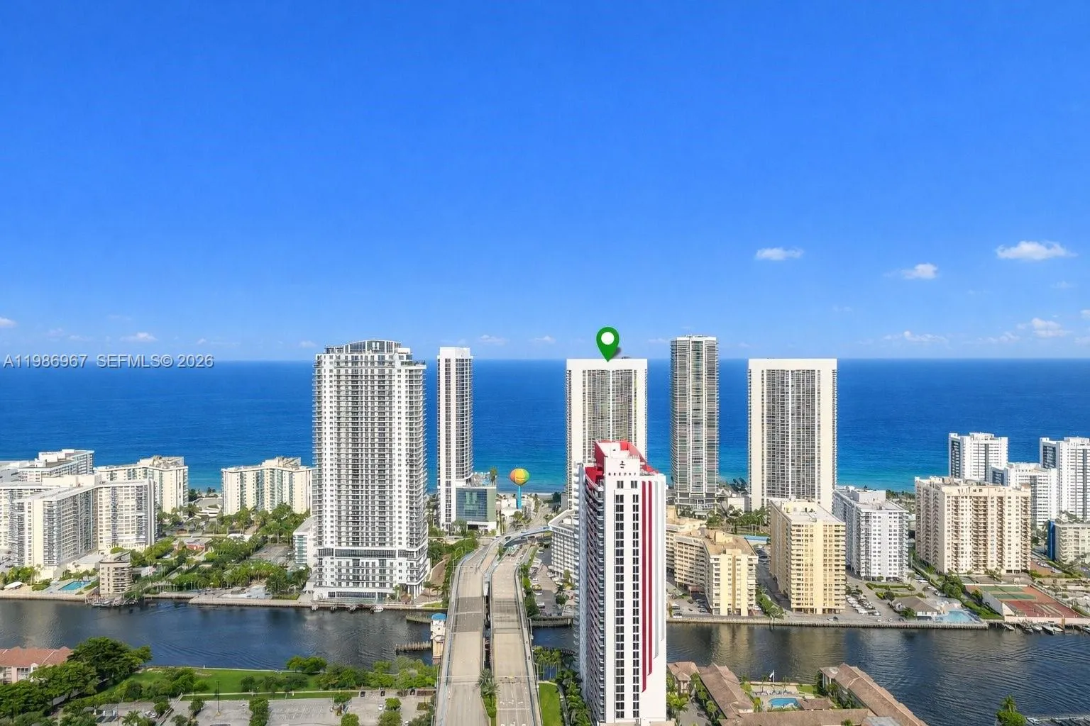 Foto de propiedad en 1800 S Ocean Drive UPH4301, Hallandale Beach, FL 33009 Hallandale Beach con MLS# 