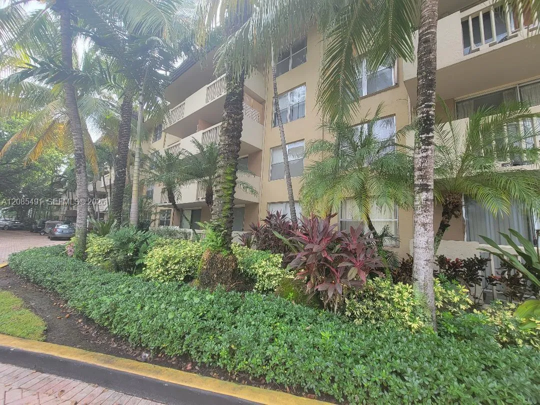 En Venta 1800 Sans Souci Boulevard 115, North Miami, FL 33181, North Miami, FL 33181