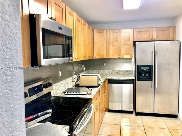 Foto de propiedad en 1800 Sans Souci Boulevard 305, North Miami, FL 33181 North Miami con MLS# 