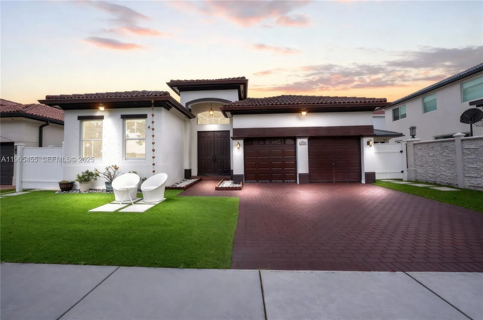 Foto de propiedad en 18000 NW 90th Place, Hialeah, FL 33018 Hialeah con MLS# 