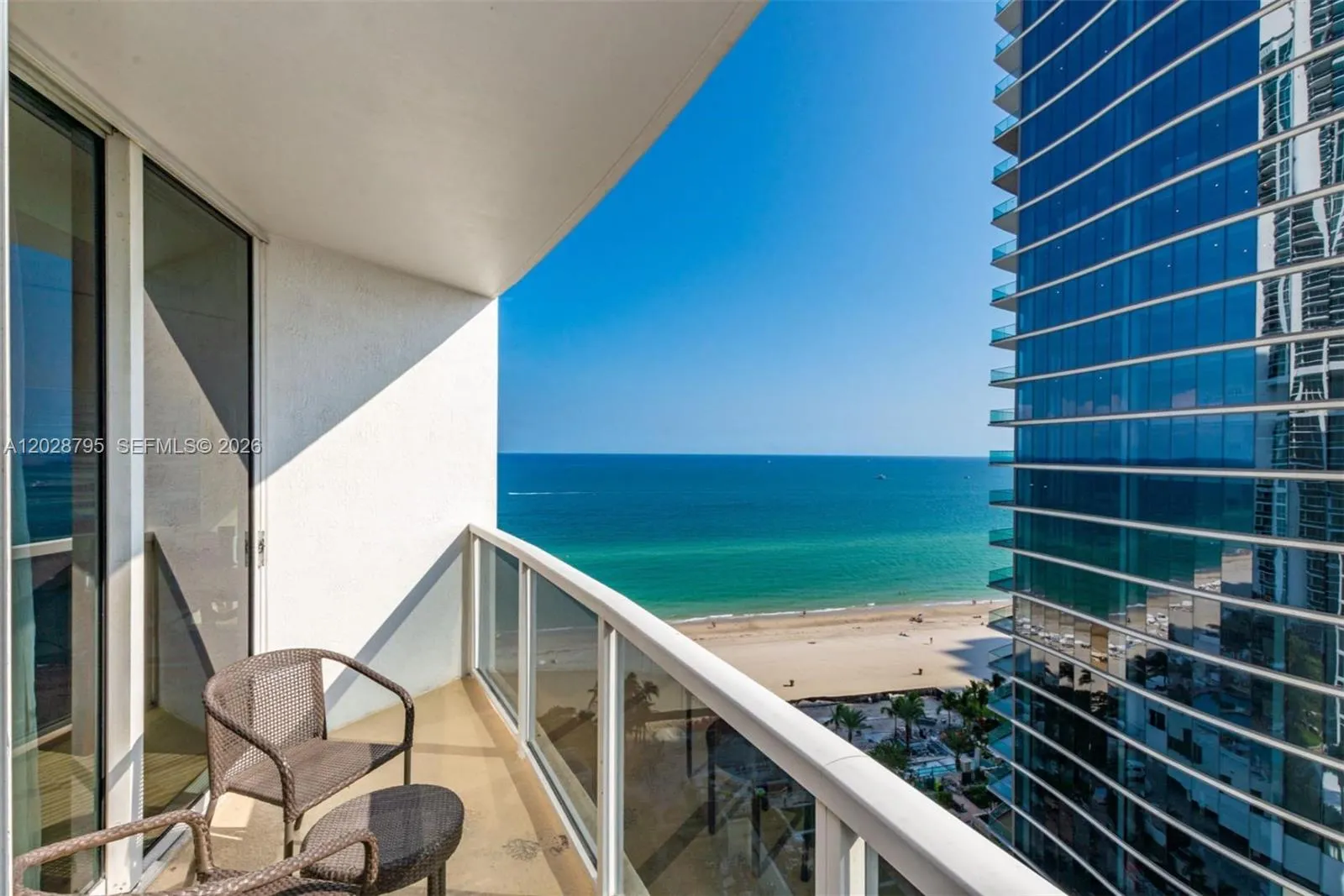 Foto de propiedad en 18001 Collins Avenue 1414, Sunny Isles Beach, FL 33160 Sunny Isles Beach con MLS# 