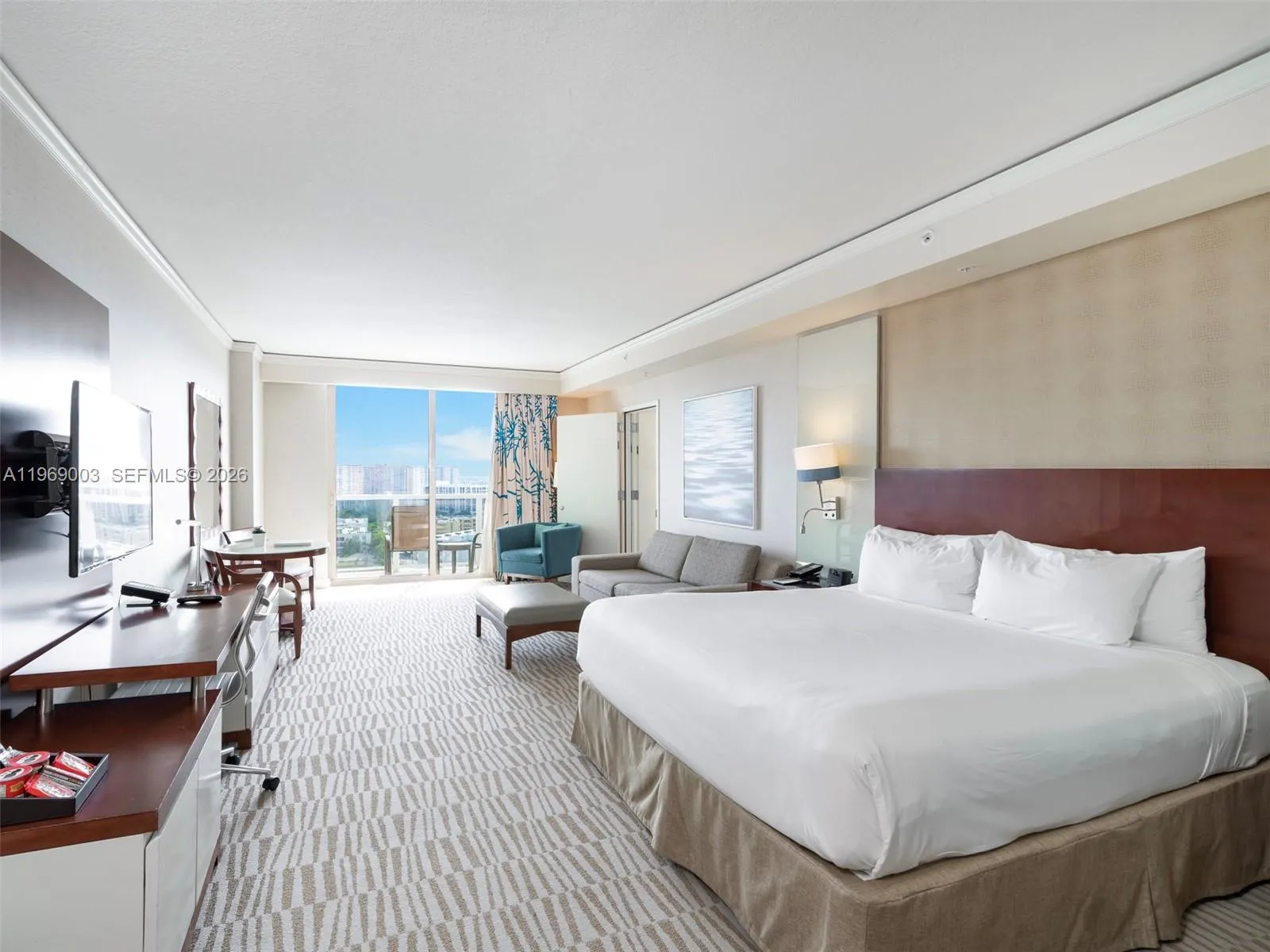 Foto de propiedad en 18001 Collins Avenue 1417, Sunny Isles Beach, FL 33160 Sunny Isles Beach con MLS# 
