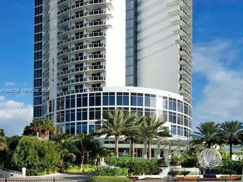 Foto de propiedad en 18001 Collins Avenue 1702, Sunny Isles Beach, FL 33160 Sunny Isles Beach con MLS# 