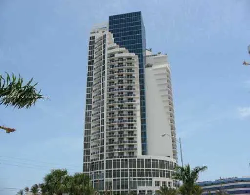 Foto de propiedad en 18001 Collins Avenue 1801, Sunny Isles Beach, FL 33160 Sunny Isles Beach con MLS# 