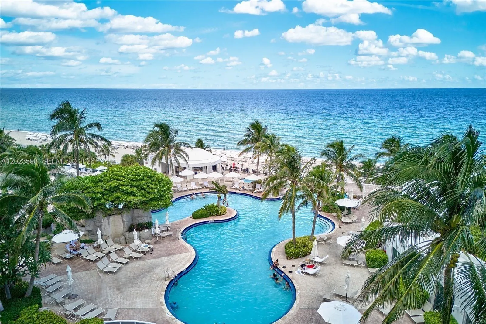 Foto de propiedad en 18001 Collins Avenue 2010, Sunny Isles Beach, FL 33160 Sunny Isles Beach con MLS# 