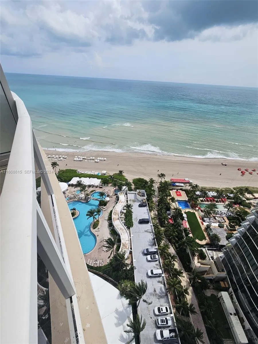 Foto de propiedad en 18001 Collins Avenue 2112, Sunny Isles Beach, FL 33160 Sunny Isles Beach con MLS# 