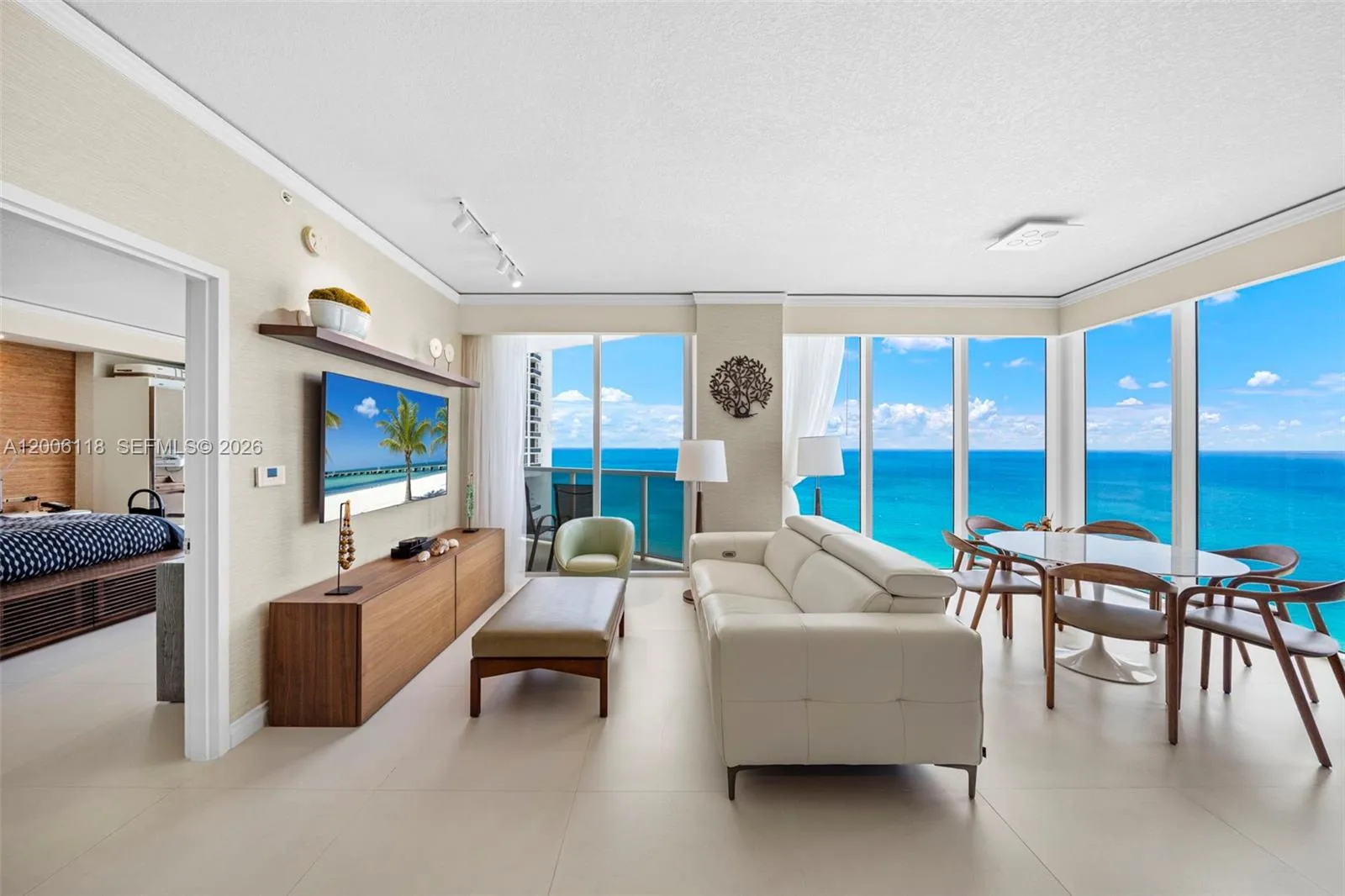 Foto de propiedad en 18001 Collins Avenue 2209, Sunny Isles Beach, FL 33160 Sunny Isles Beach con MLS# 