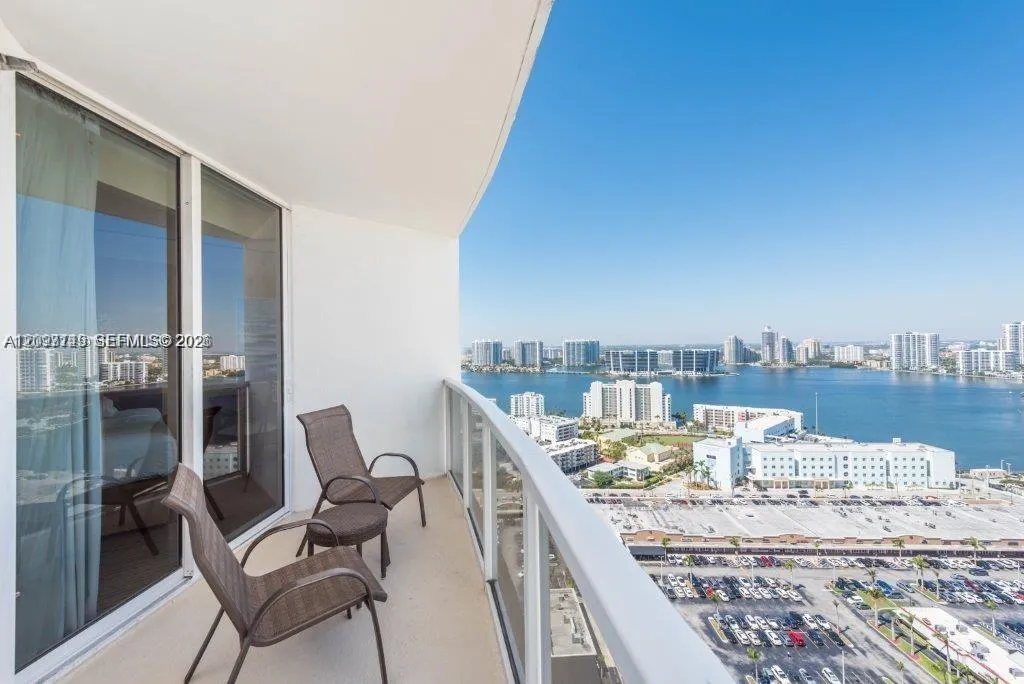 En Venta 18001 Collins Avenue 2504, Sunny Isles Beach, FL 33160, Sunny Isles Beach, FL 33160