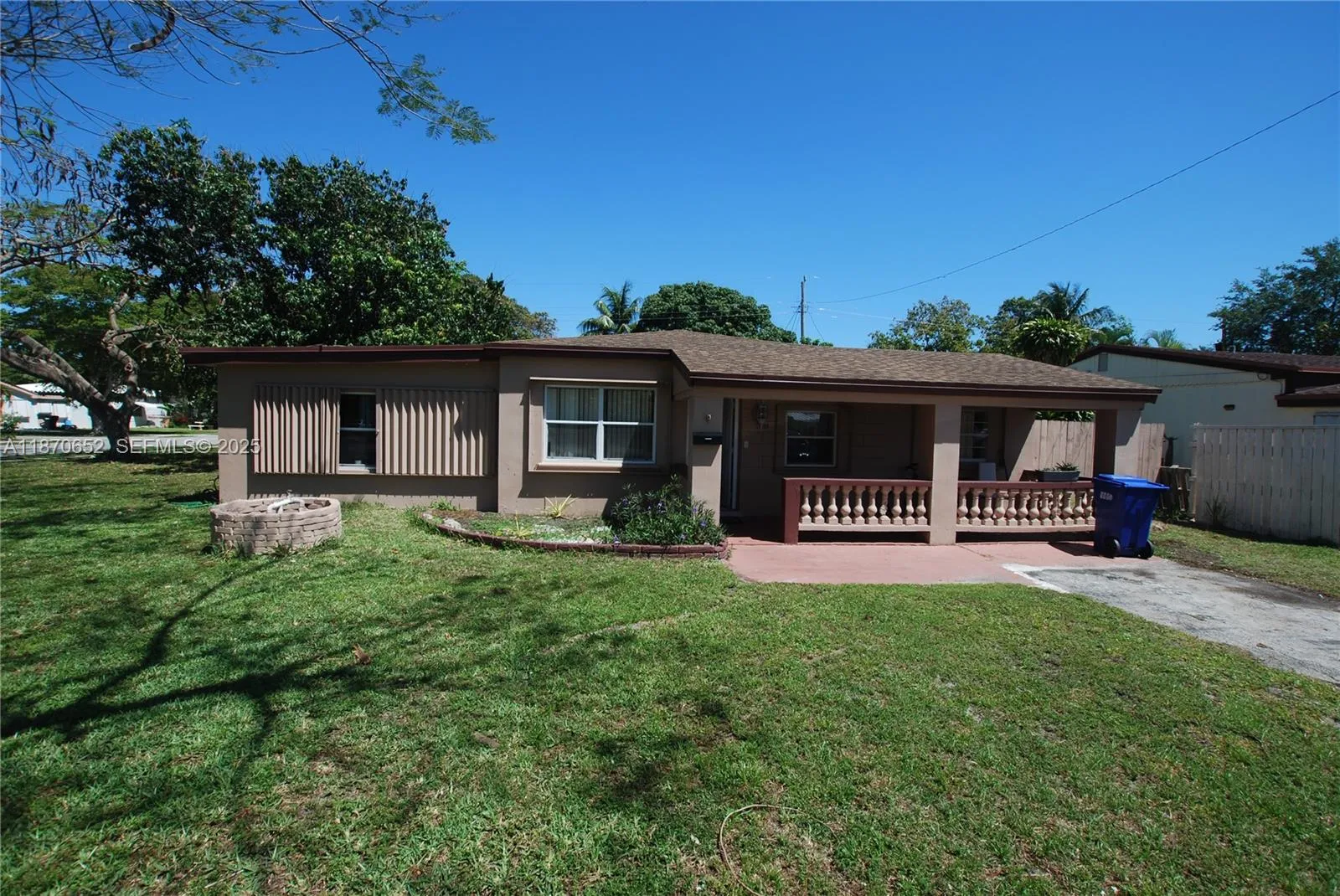 Foto de propiedad en 1801 NE 176th Street, North Miami Beach, FL 33162 North Miami Beach con MLS# 