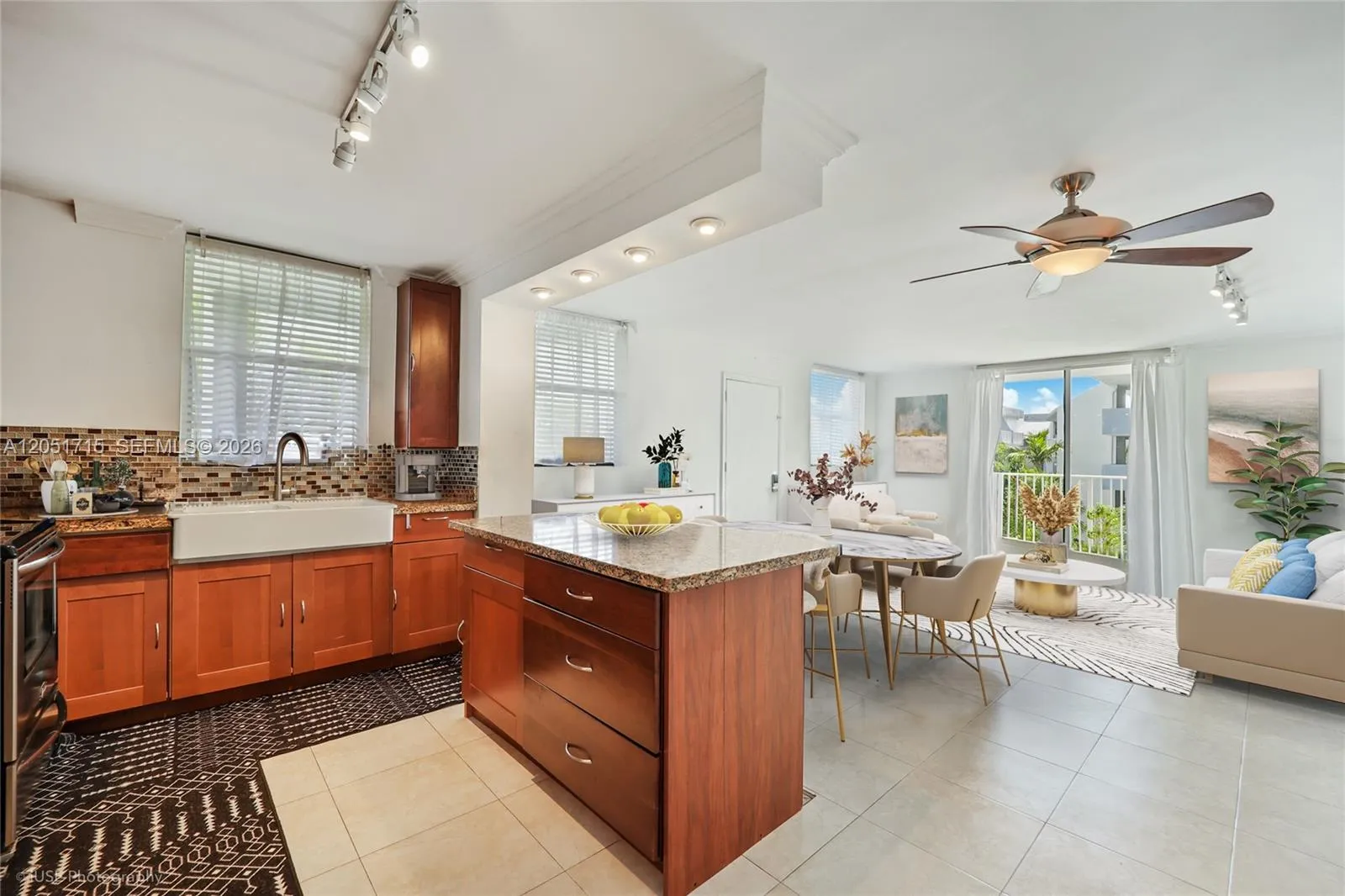 Foto de propiedad en 1801 S Treasure Drive 421, North Bay Village, FL 33141 North Bay Village con MLS# 