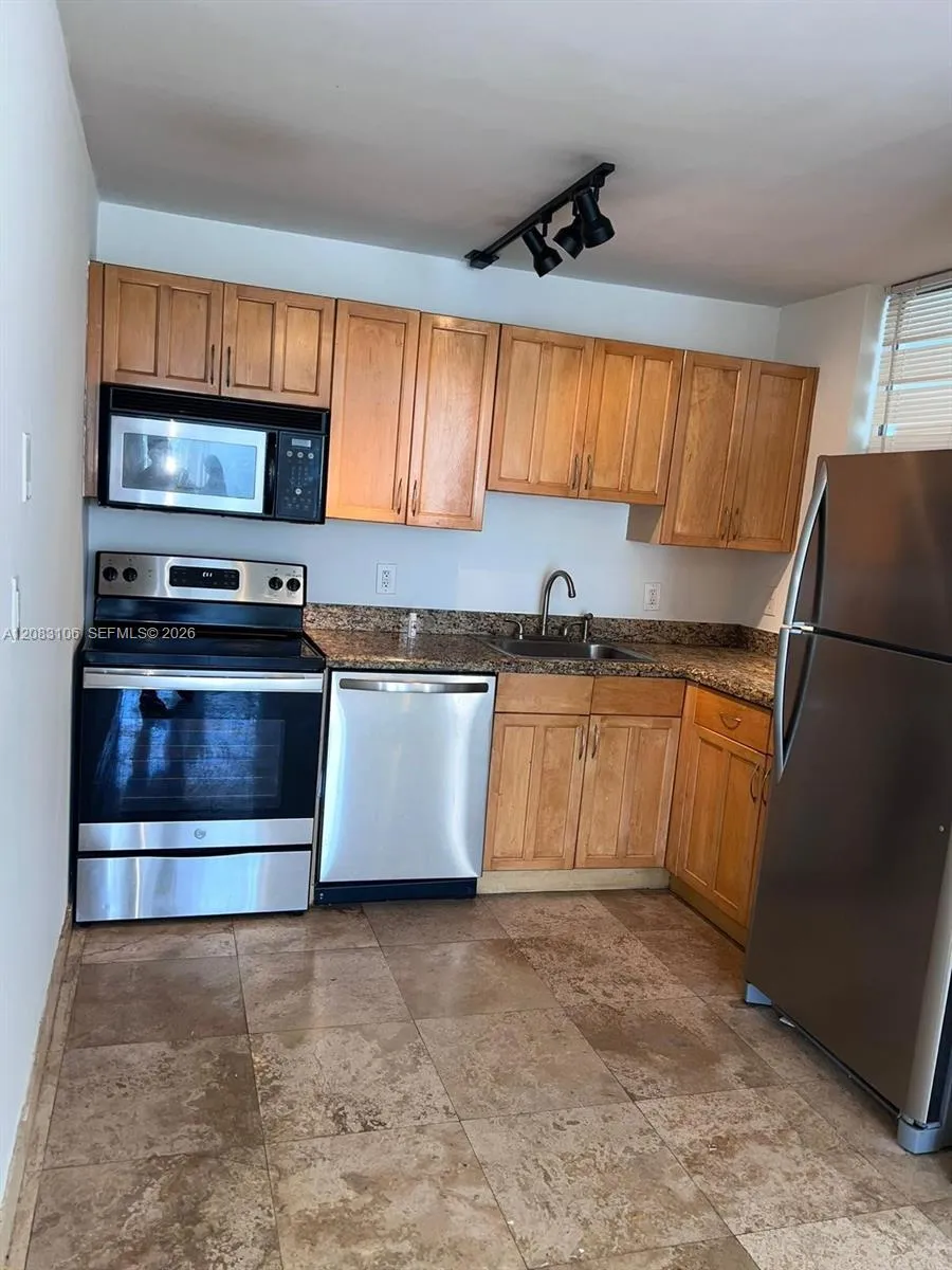 En Renta 1801 S Treasure Drive 429, North Bay Village, FL 33141, North Bay Village, FL 33141