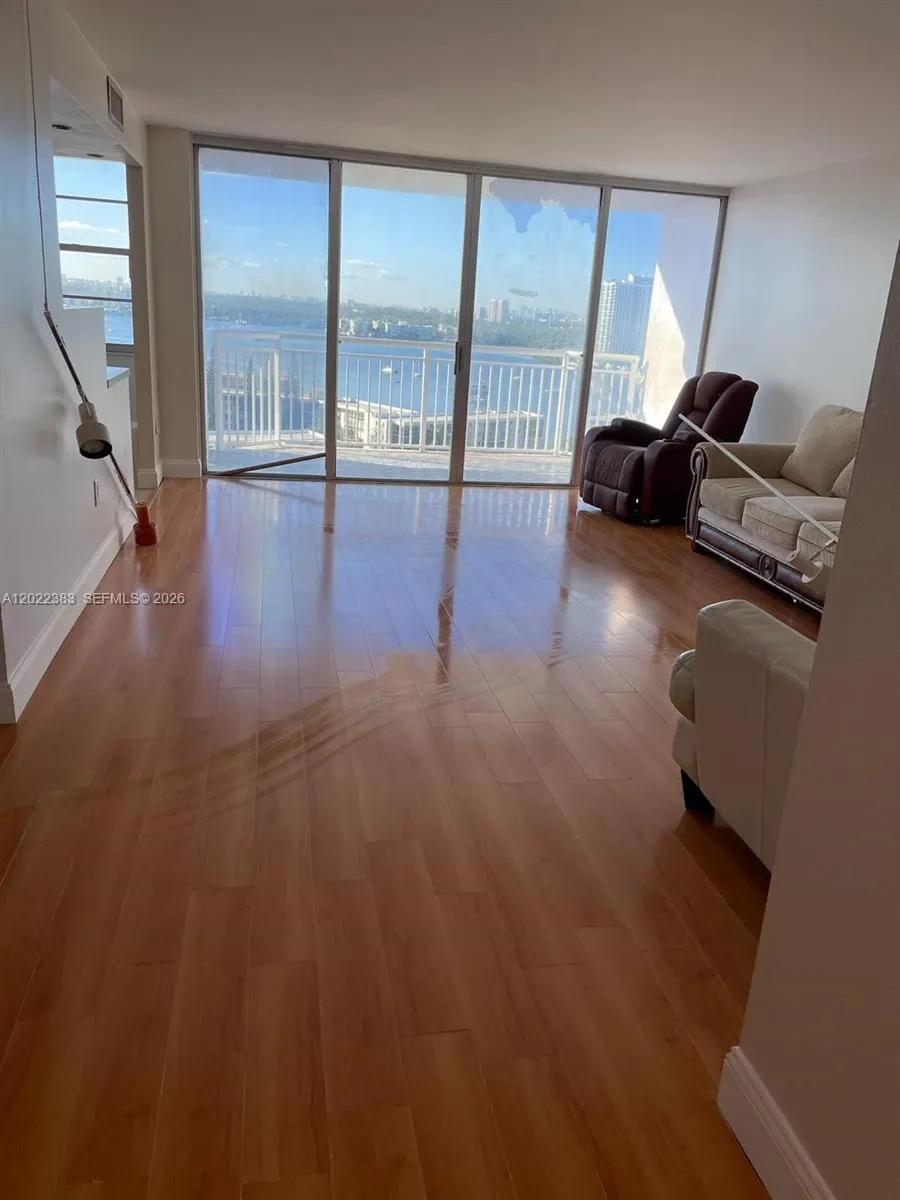 Foto de propiedad en 18021 Biscayne Boulevard 1701, Aventura, FL 33160 Aventura con MLS# 
