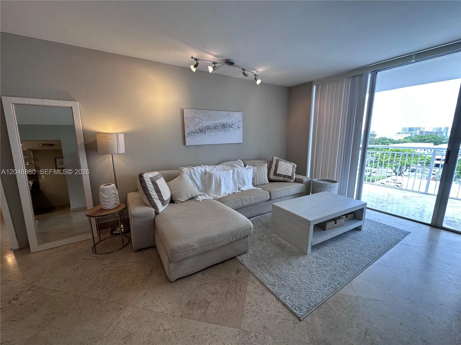 Foto de propiedad en 18021 Biscayne Boulevard 702, Aventura, FL 33160 Aventura con MLS# 