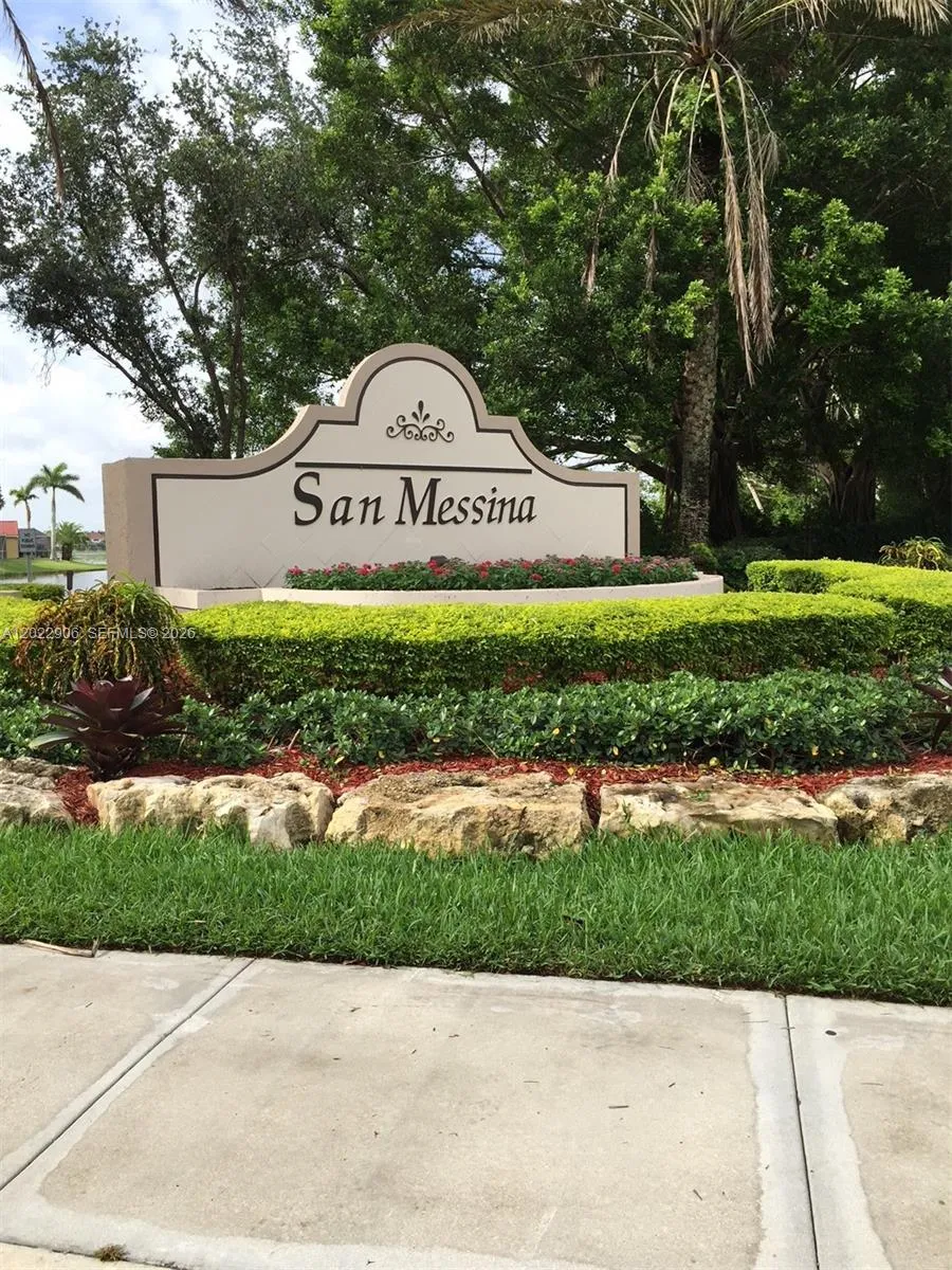 Foto de propiedad en 1804 Salerno Circle 1804, Weston, FL 33327 Weston con MLS# 