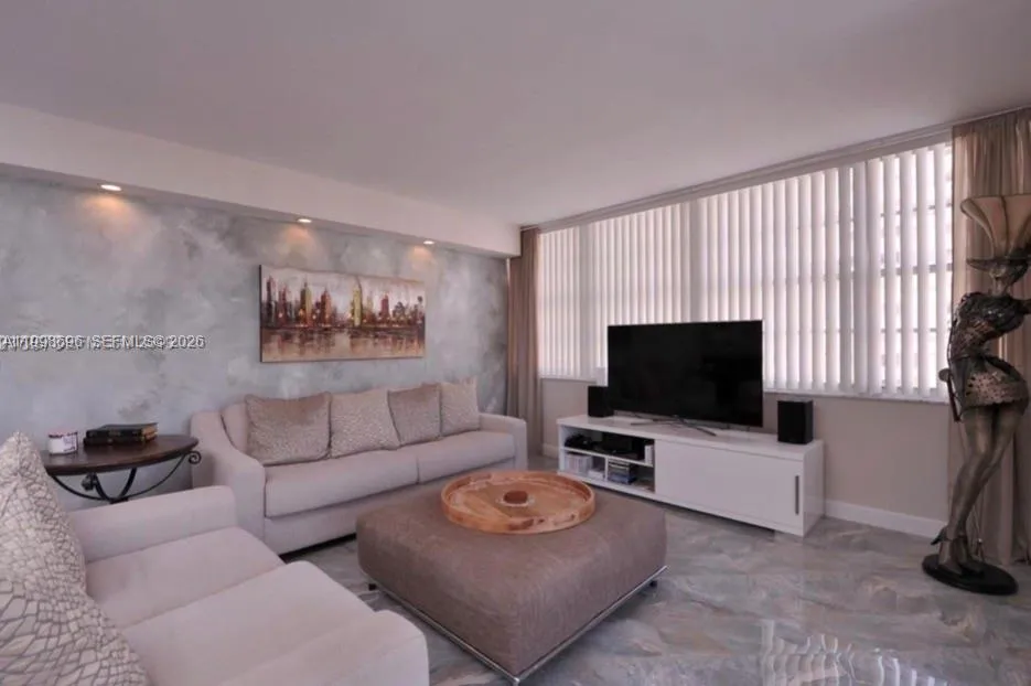 Foto de propiedad en 18041 Biscayne Boulevard 1104, Aventura, FL 33160 Aventura con MLS# 