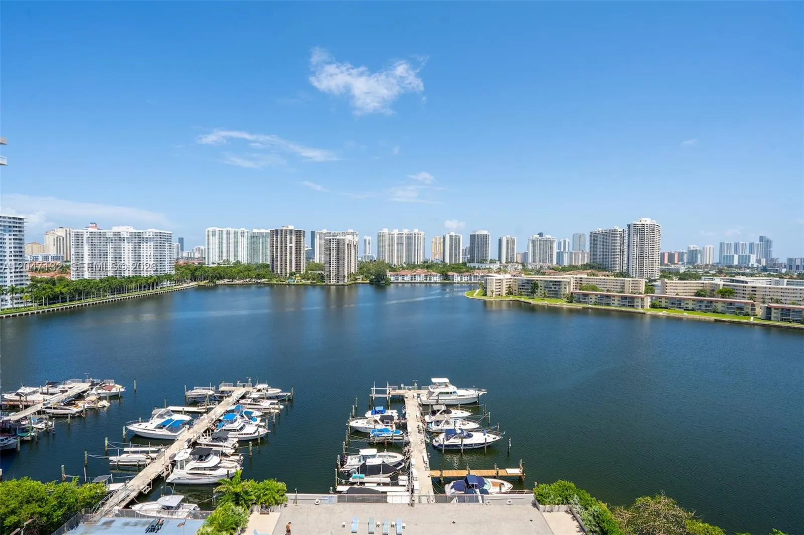 Foto de propiedad en 18041 Biscayne Boulevard 1404, Aventura, FL 33160 Aventura con MLS# 