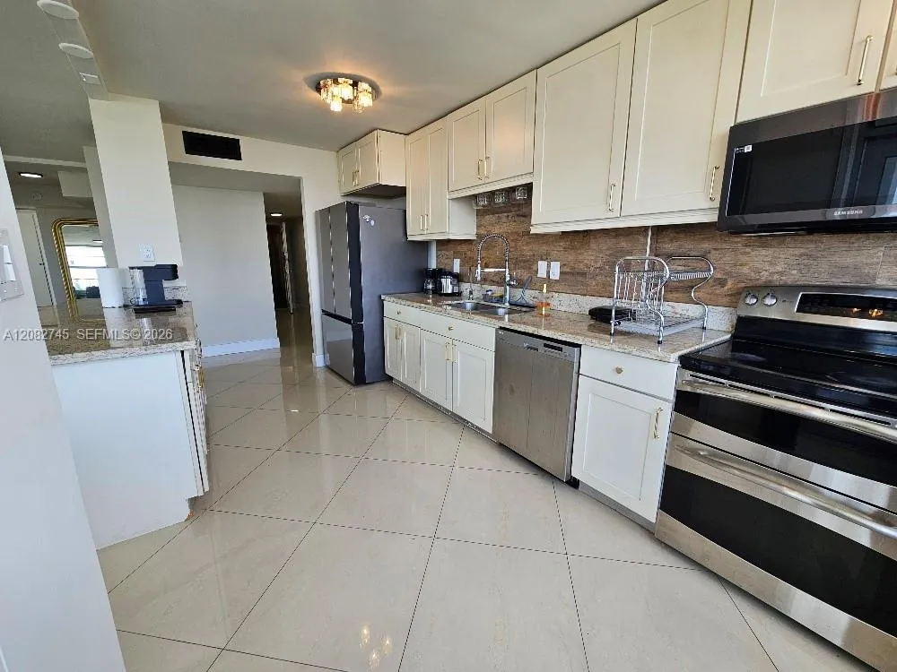 Foto de propiedad en 18041 Biscayne Boulevard 1805, Aventura, FL 33160 Aventura con MLS# 