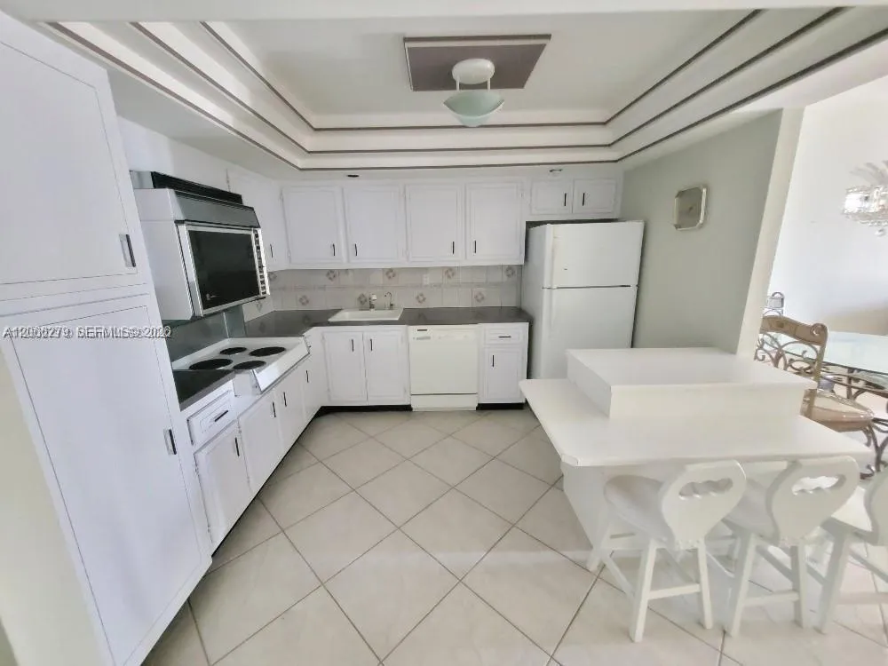 Foto de propiedad en 18041 Biscayne Boulevard 203, Aventura, FL 33160 Aventura con MLS# 
