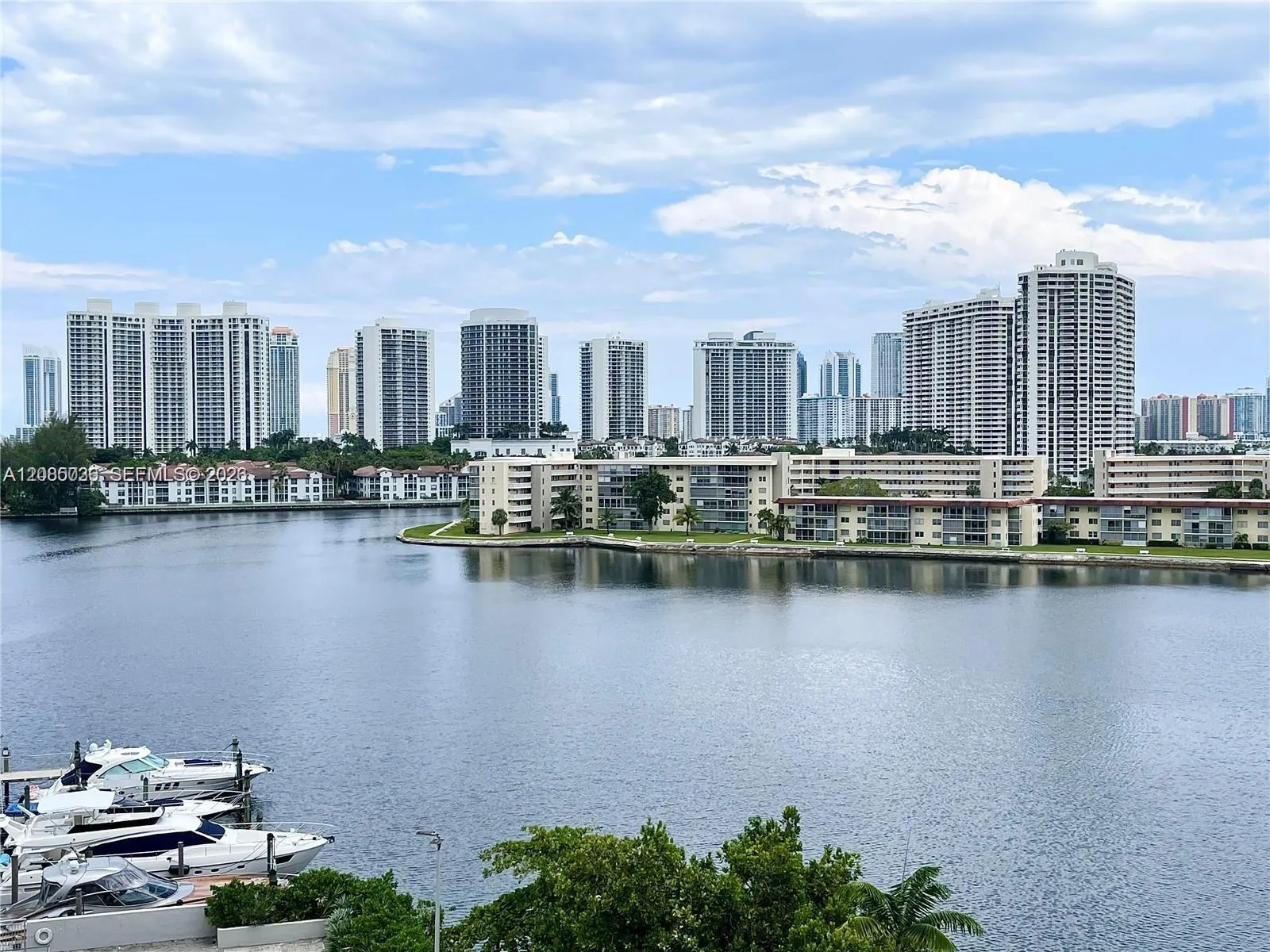 En Venta 18041 Biscayne Boulevard 803, Aventura, FL 33160, Aventura, FL 33160