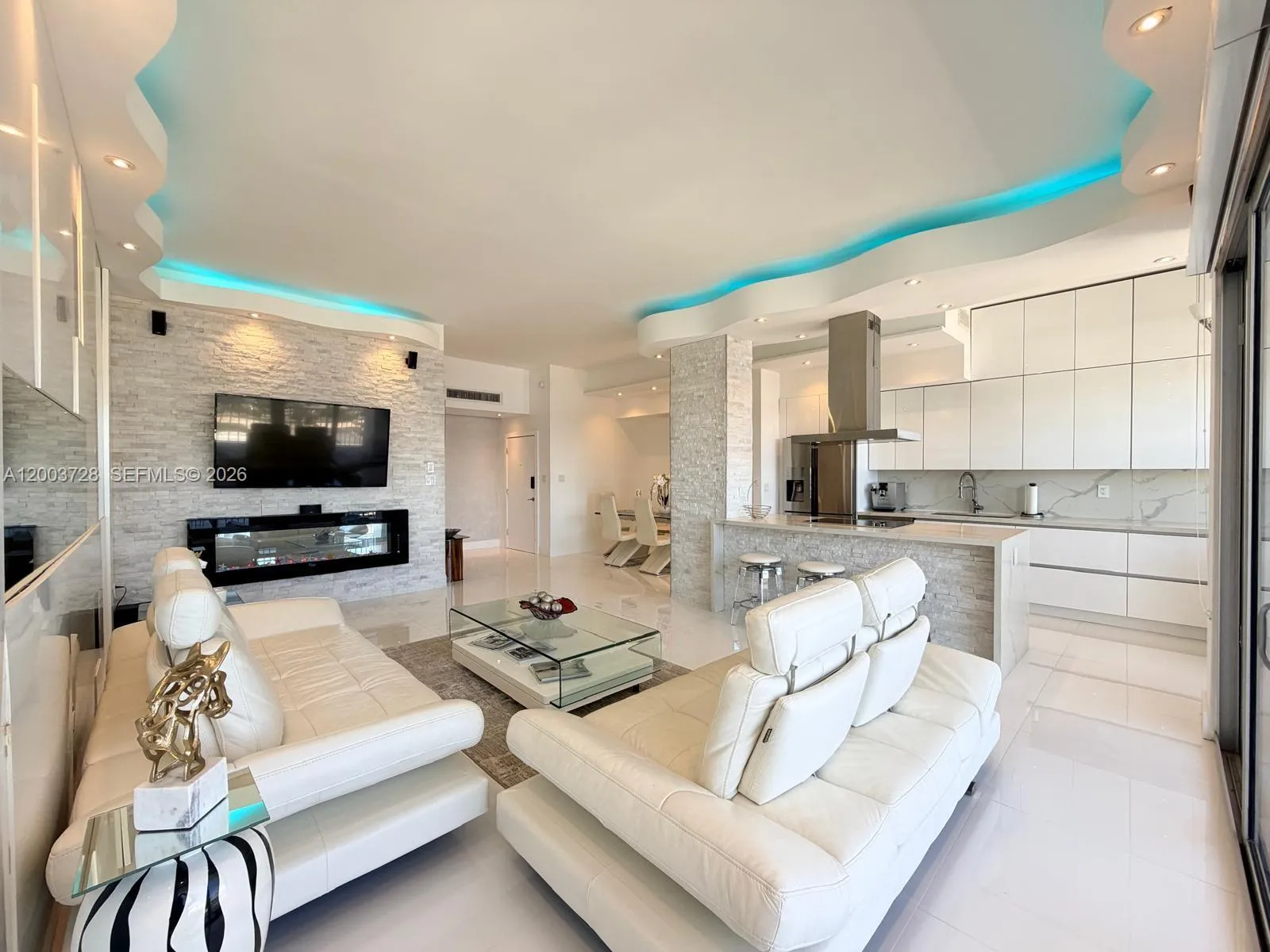 Foto de propiedad en 18041 Biscayne Boulevard PH01, Aventura, FL 33160 Aventura con MLS# 