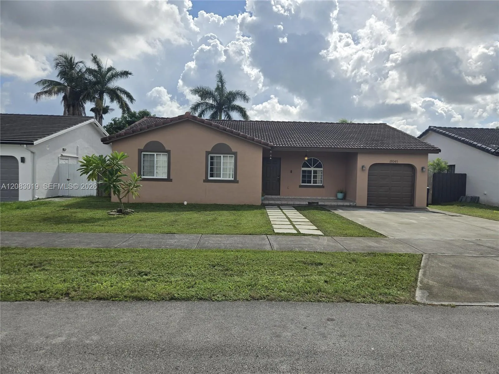 En Venta 18045 SW 154th Place, Miami, FL 33187, Miami, FL 33187