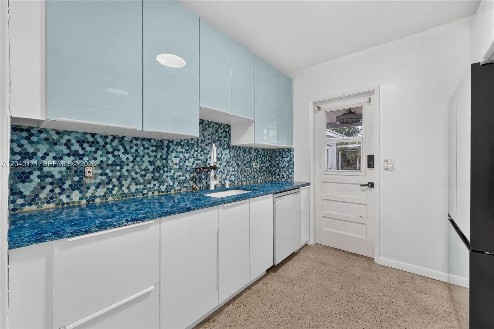 Foto de propiedad en 1805 N Dixie Highway, Fort Lauderdale, FL 33305 Fort Lauderdale con MLS# 