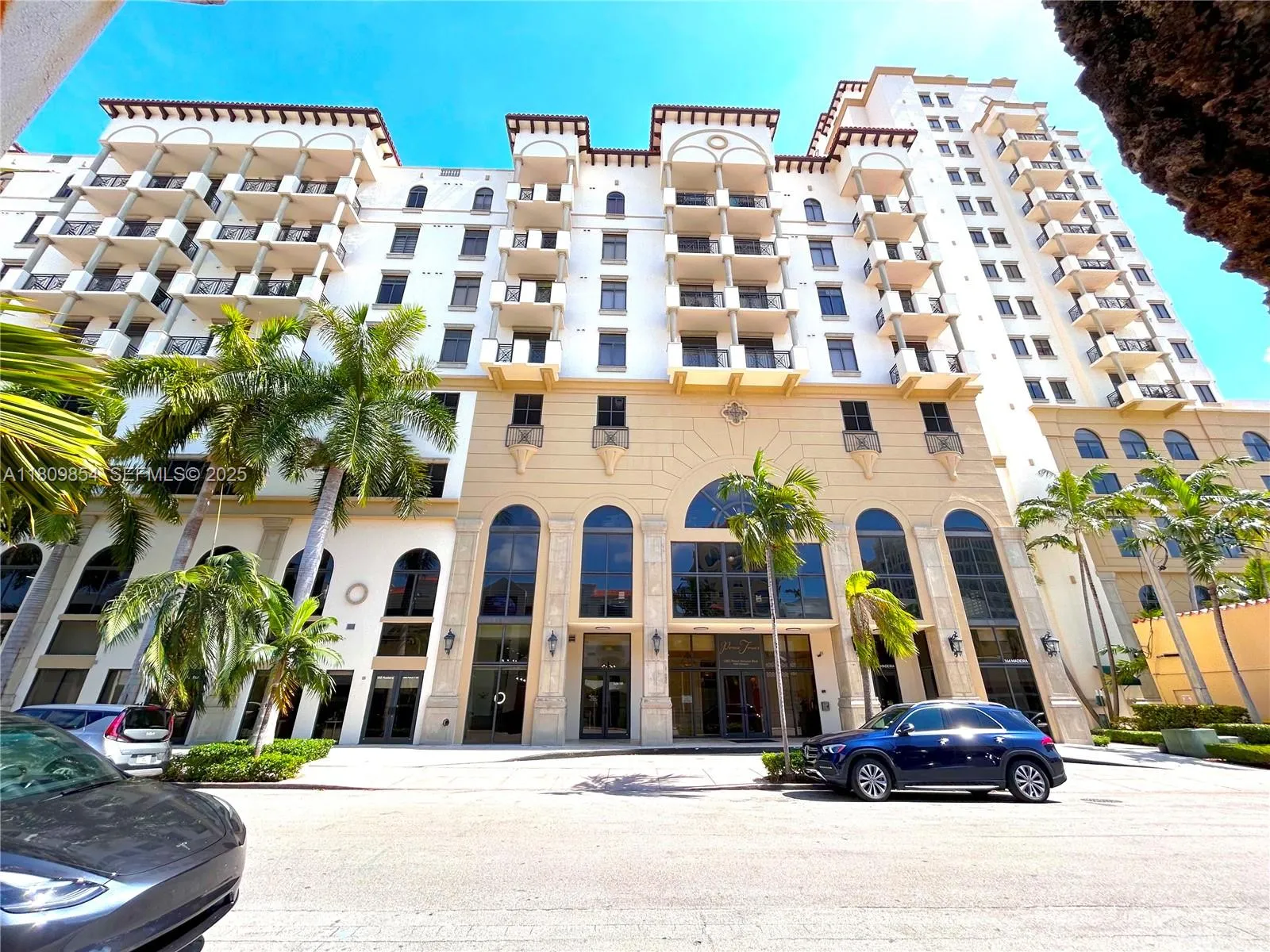 Foto de propiedad en 1805 Ponce De Leon Boulevard 626, Coral Gables, FL 33134 Coral Gables con MLS# 