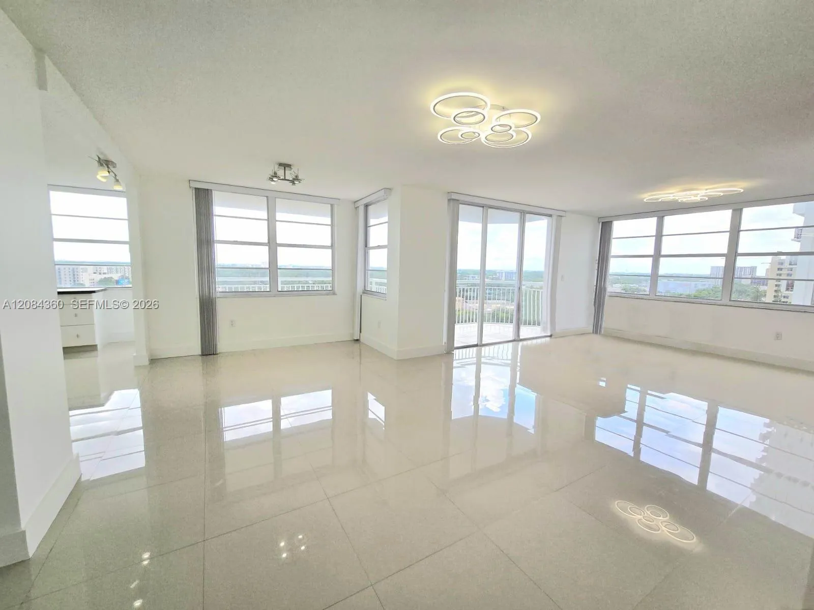 Foto de propiedad en 18051 Biscayne Boulevard 1204, Aventura, FL 33160 Aventura con MLS#